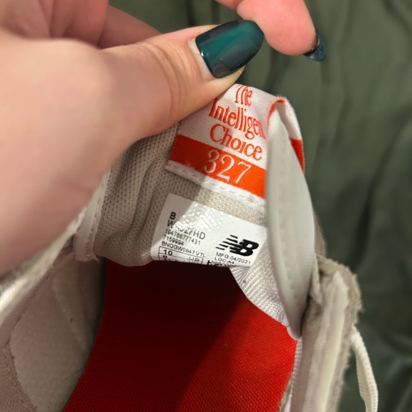 New Balance Beige Sneakers - Picture 4 of 4